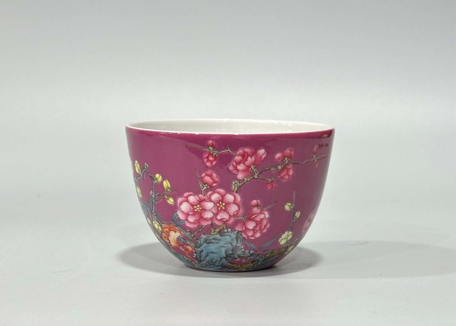 Qing Dynasty Yongzheng Enamel rouge red plum pattern cup