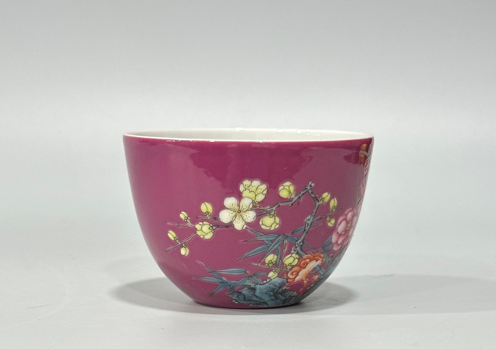 Qing Dynasty Yongzheng Enamel rouge red plum pattern cup