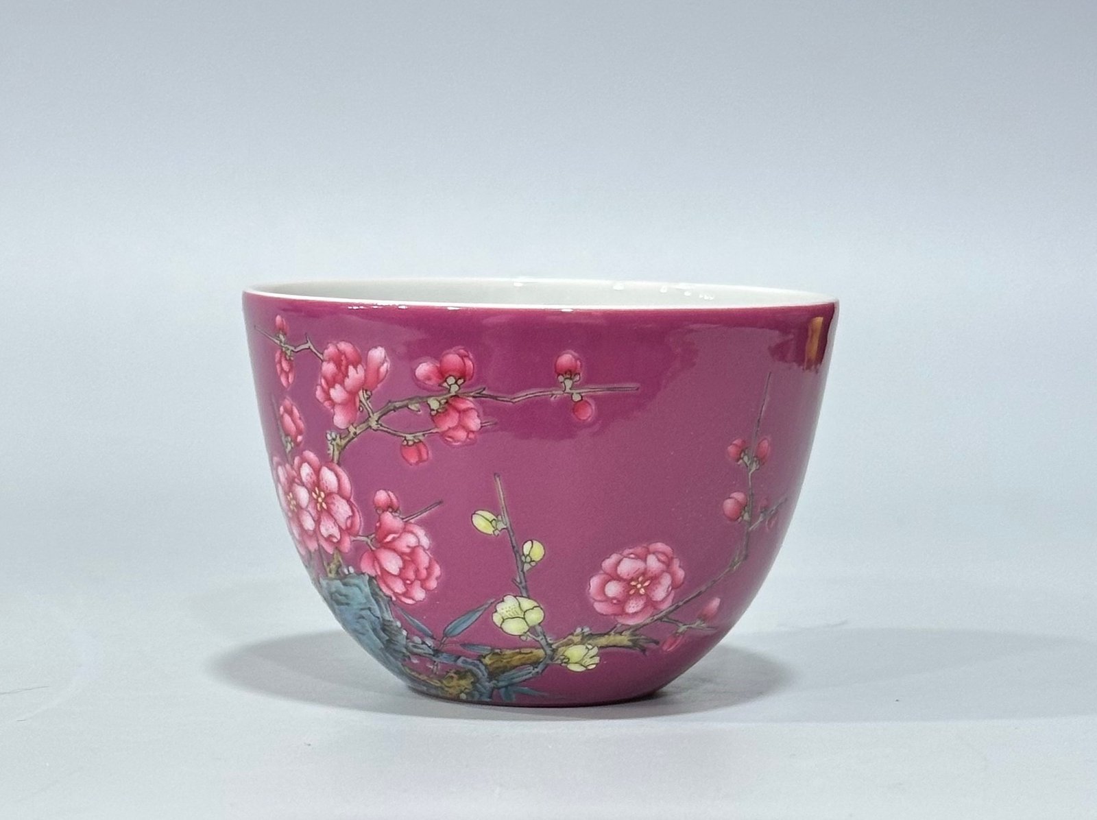 Qing Dynasty Yongzheng Enamel rouge red plum pattern cup