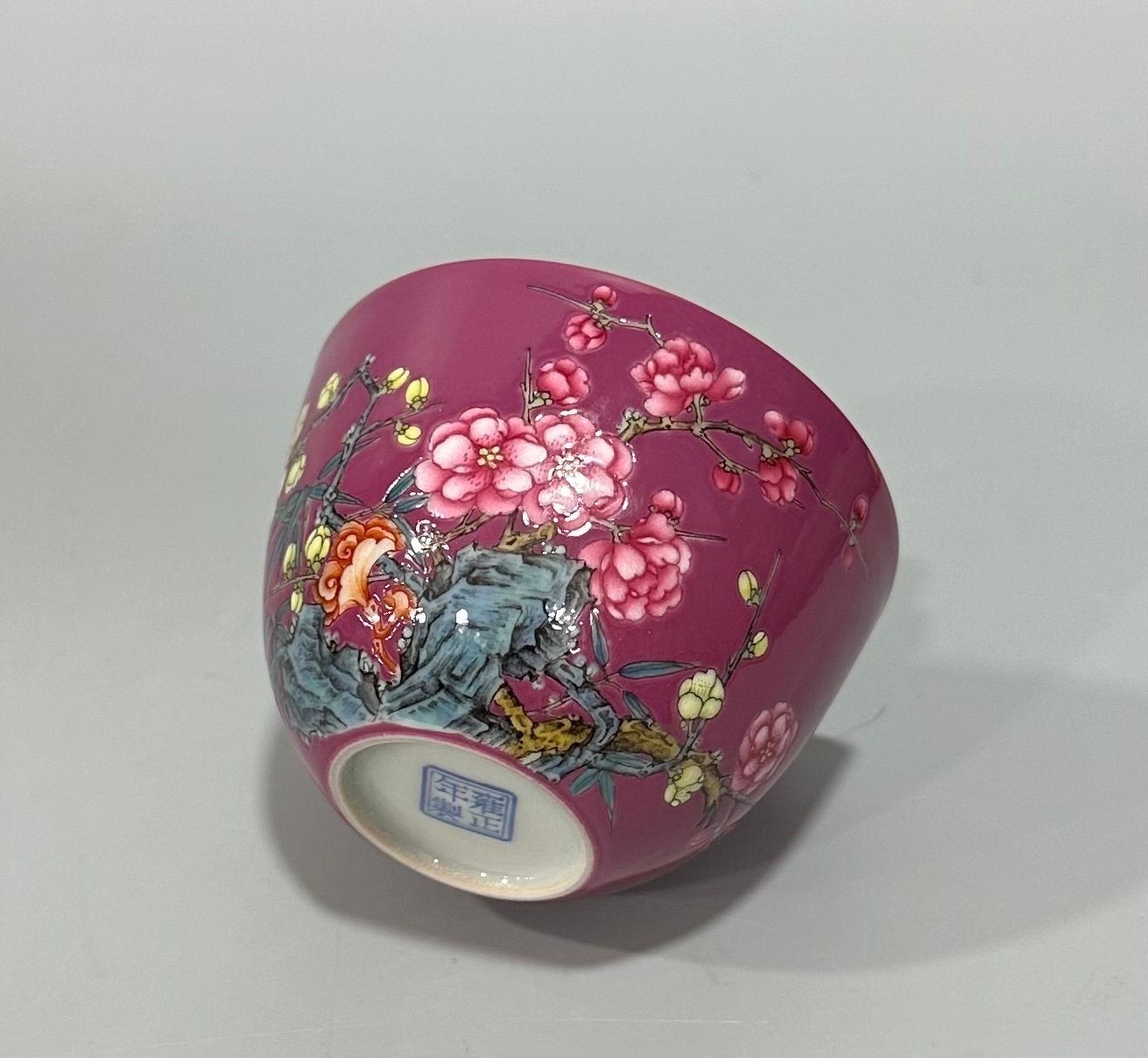 Qing Dynasty Yongzheng Enamel rouge red plum pattern cup