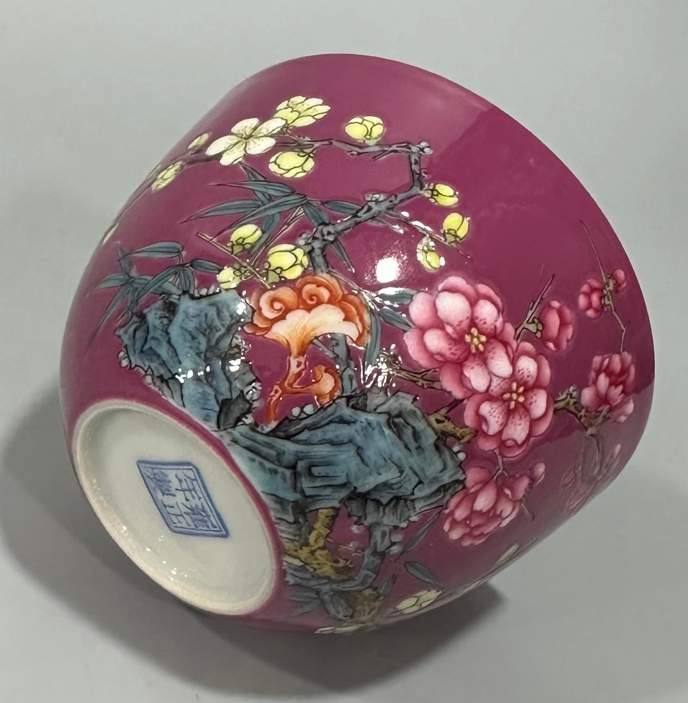 Qing Dynasty Yongzheng Enamel rouge red plum pattern cup