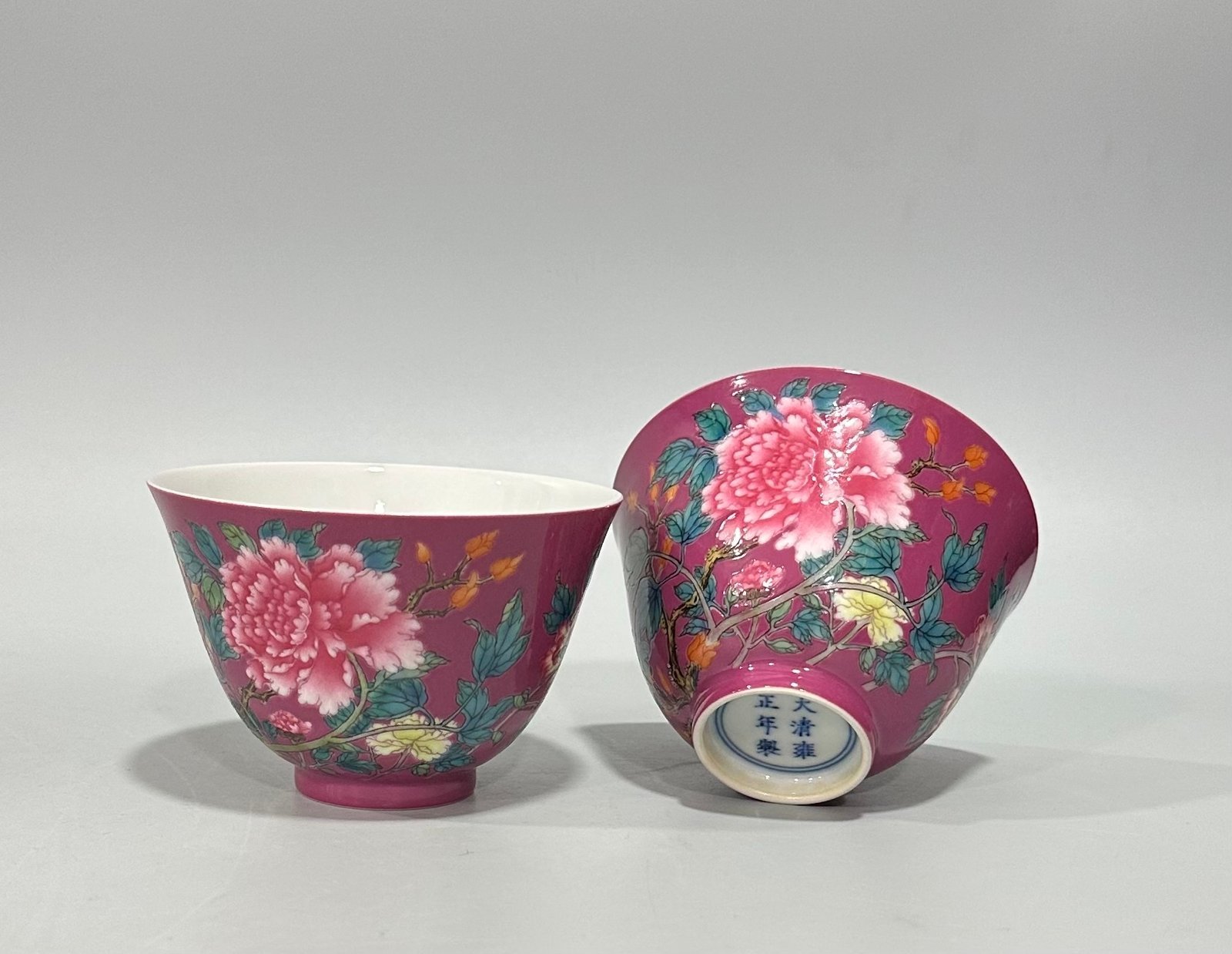 Qing Dynasty Yongzheng Enamel rouge red peony poetry cup