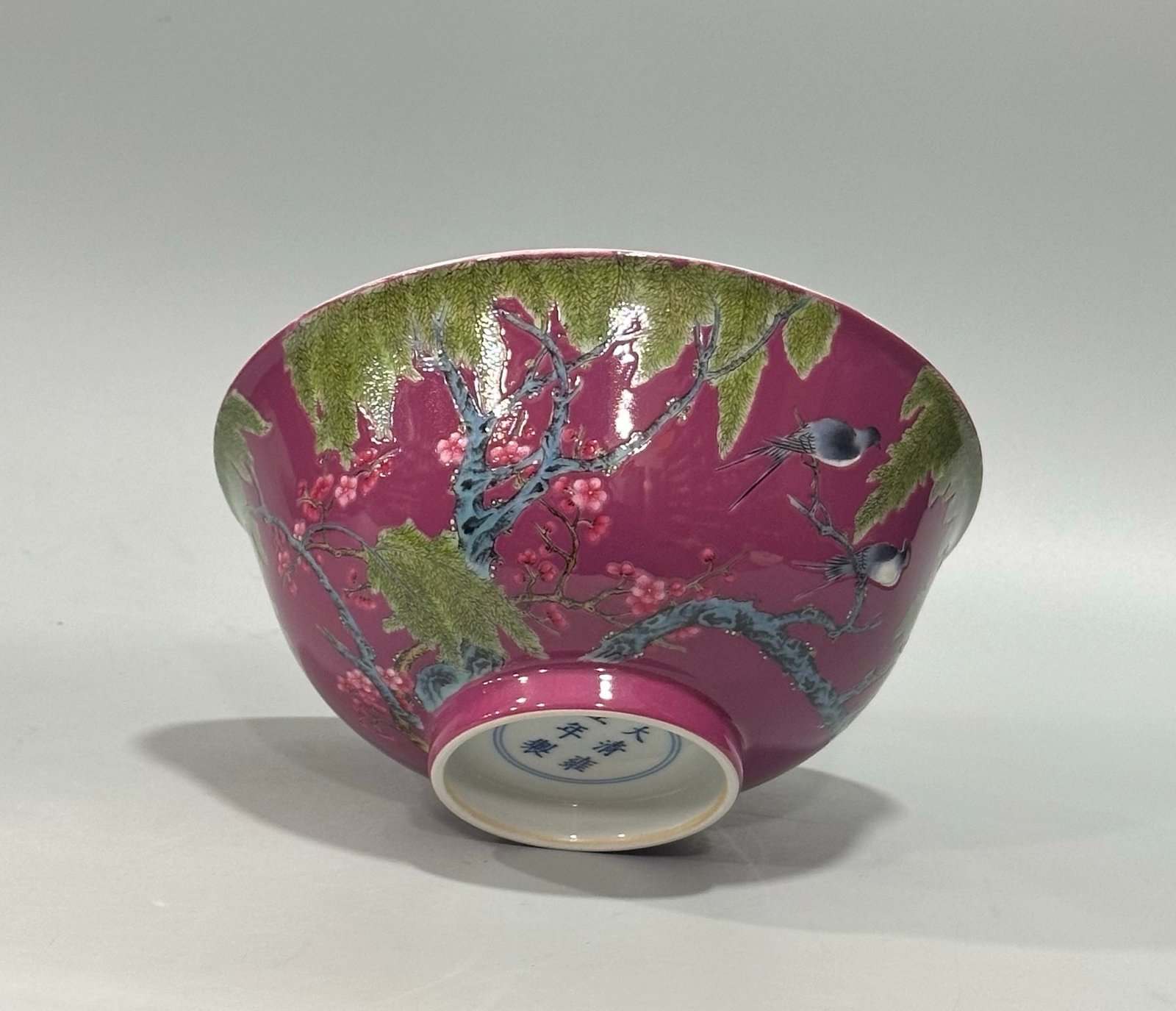 Qing Dynasty Yongzheng Enamel rouge red flower bird willow and swallow pattern bowl