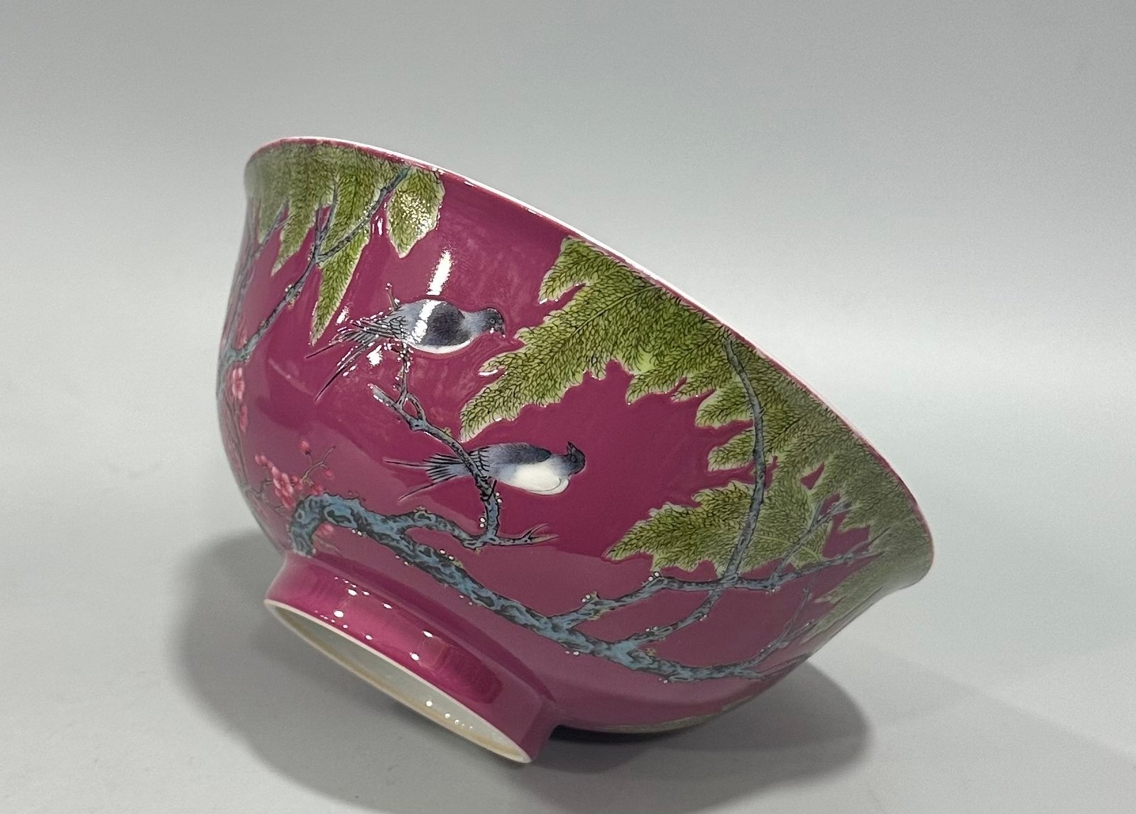 Qing Dynasty Yongzheng Enamel rouge red flower bird willow and swallow pattern bowl
