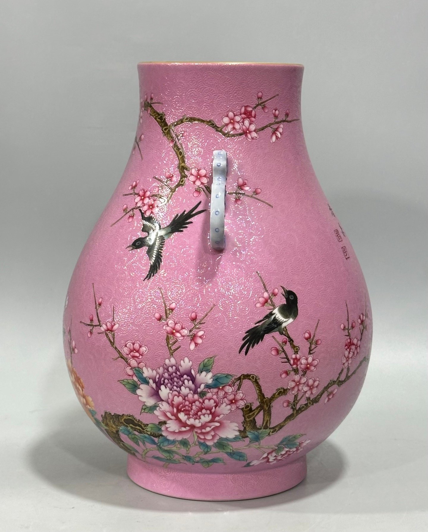Qing Dynasty Yongzheng Enamel and rouge red track flower and bird poems and two-eared statue