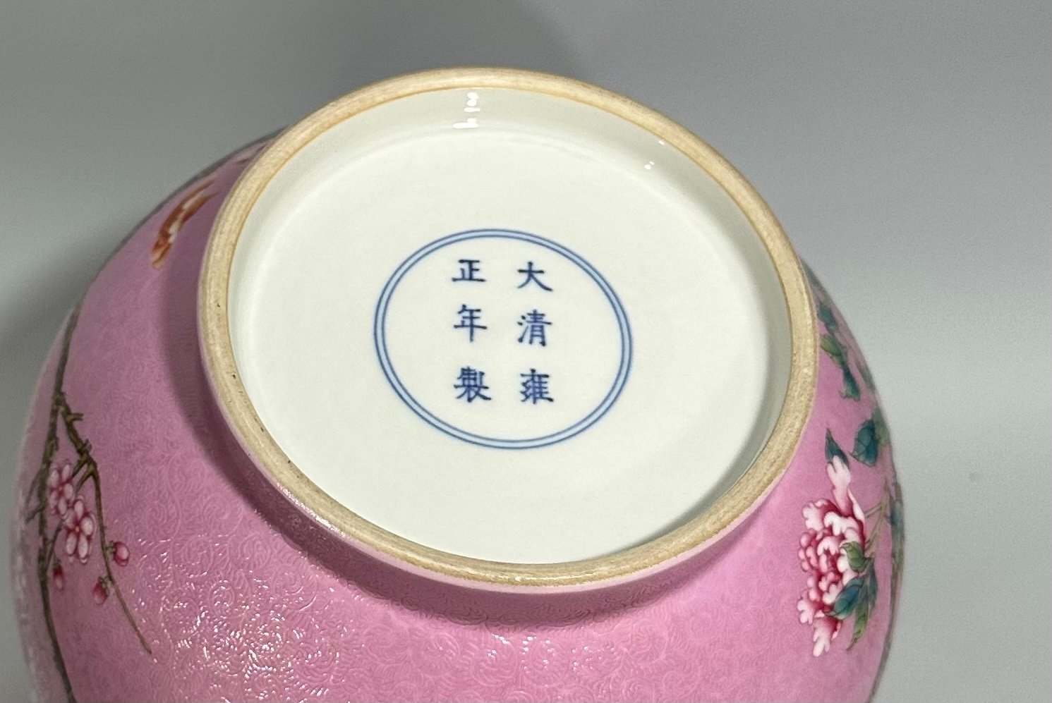 Qing Dynasty Yongzheng Enamel and rouge red track flower and bird poems and two-eared statue