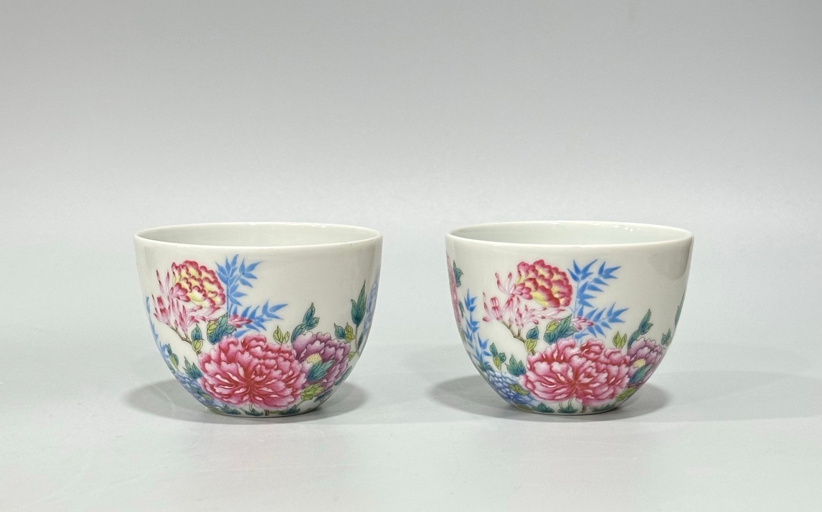 Qing Dynasty Yongzheng Enamel chicken cup with floral pattern