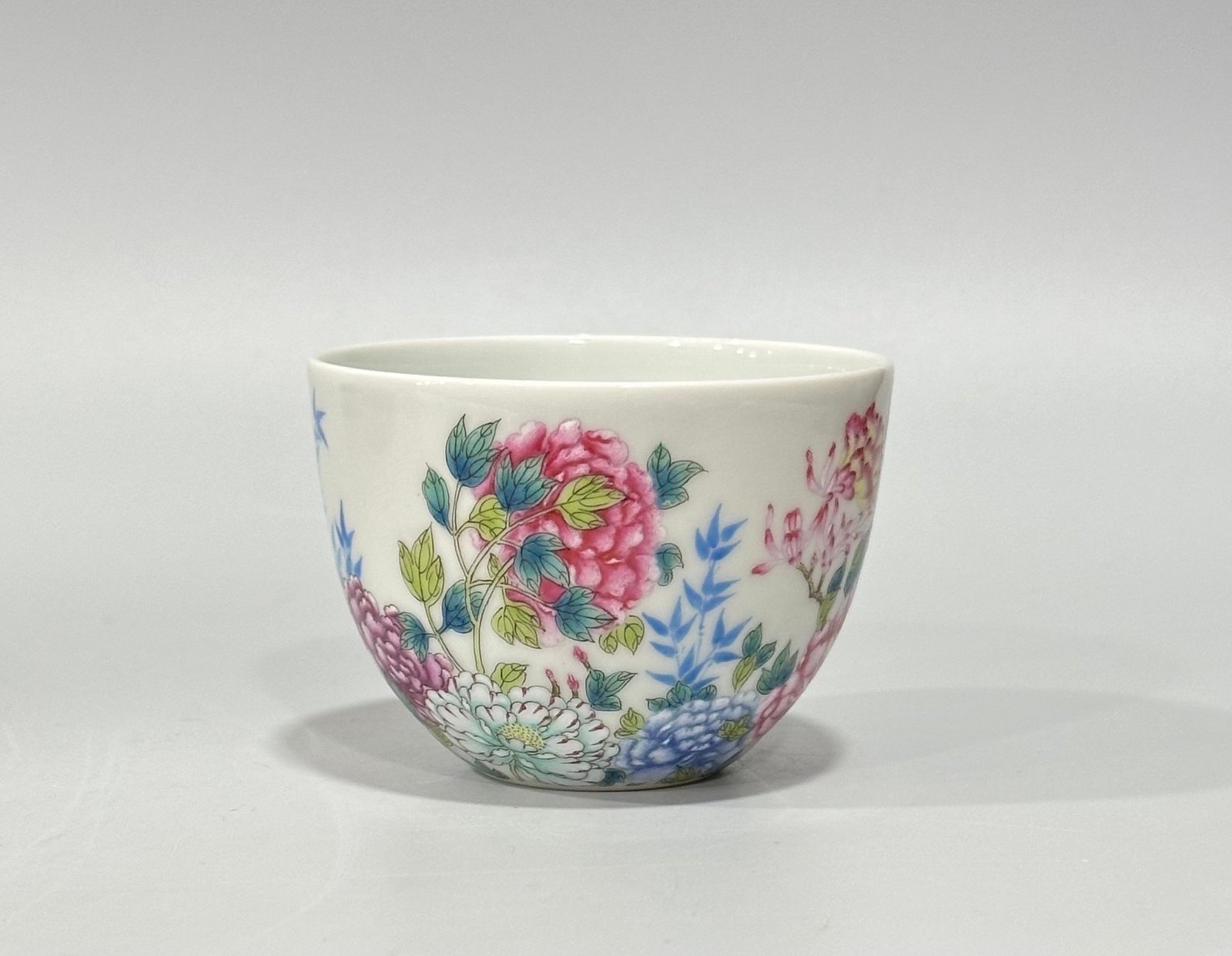 Qing Dynasty Yongzheng Enamel chicken cup with floral pattern