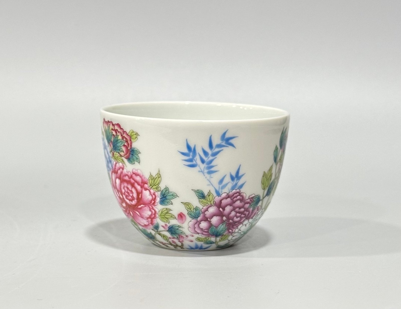 Qing Dynasty Yongzheng Enamel chicken cup with floral pattern