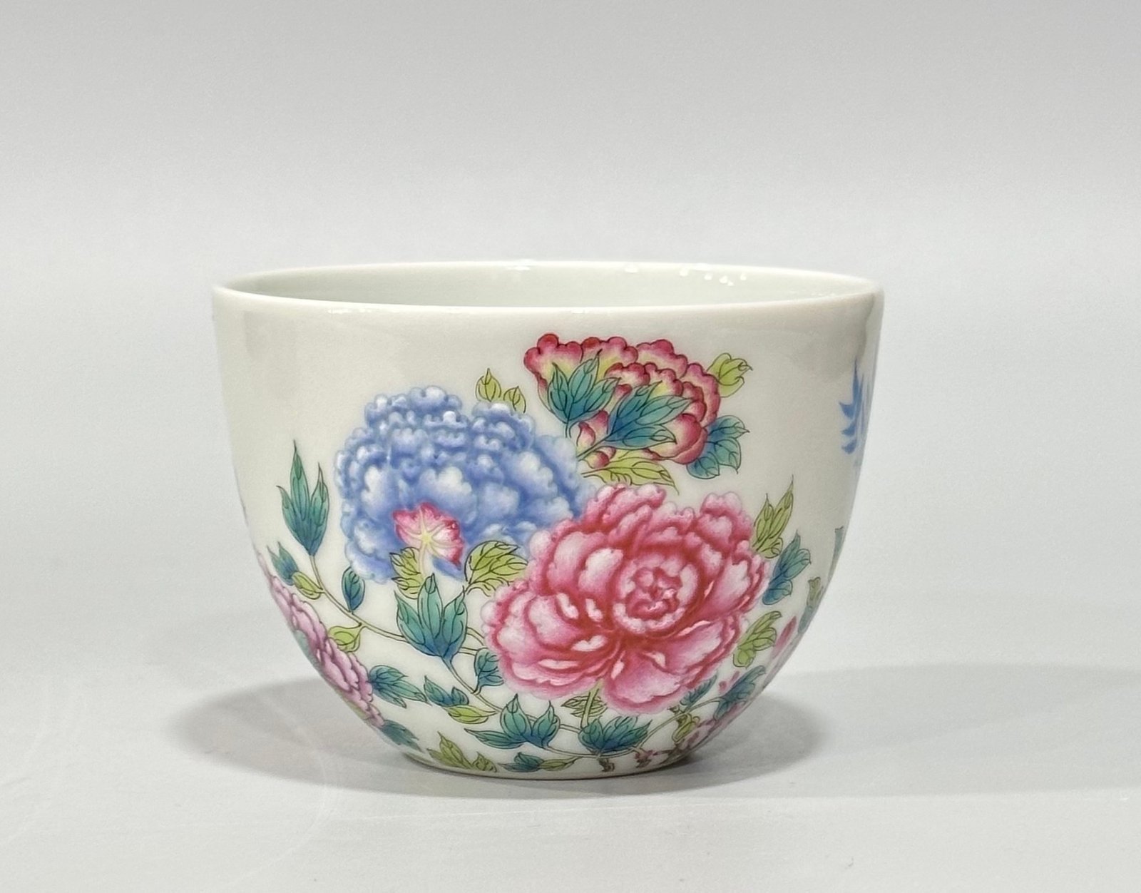 Qing Dynasty Yongzheng Enamel chicken cup with floral pattern