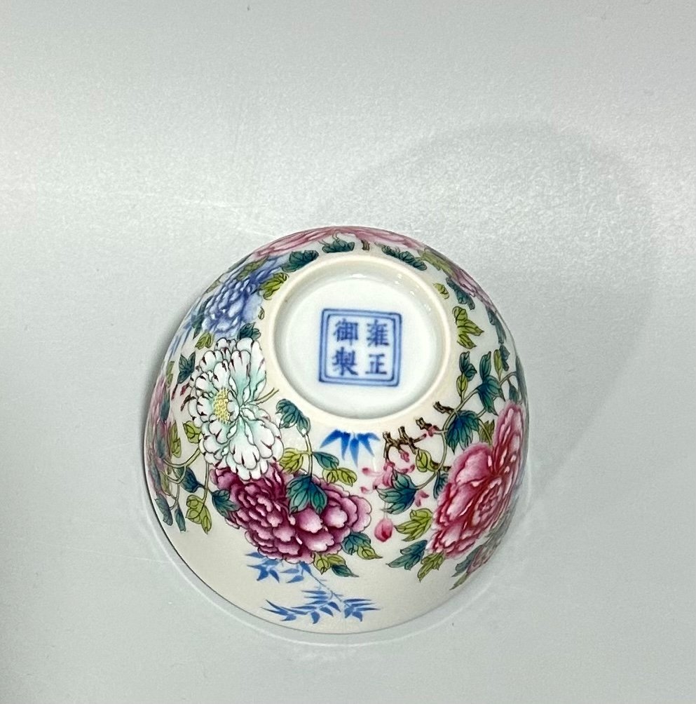 Qing Dynasty Yongzheng Enamel chicken cup with floral pattern