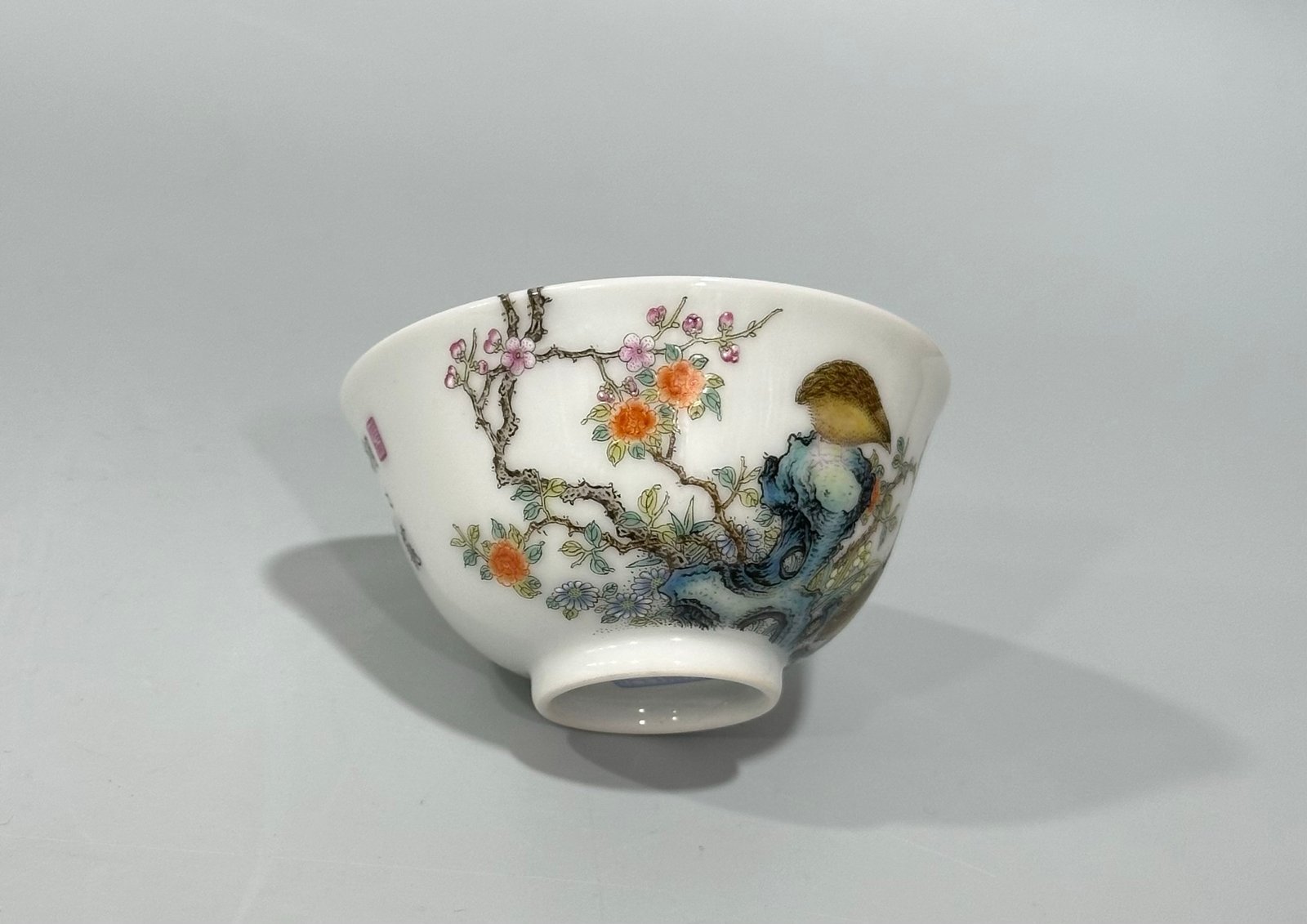 Qing Dynasty Yongzheng Enamel cup with patterns of flowers and birds living and working in peace