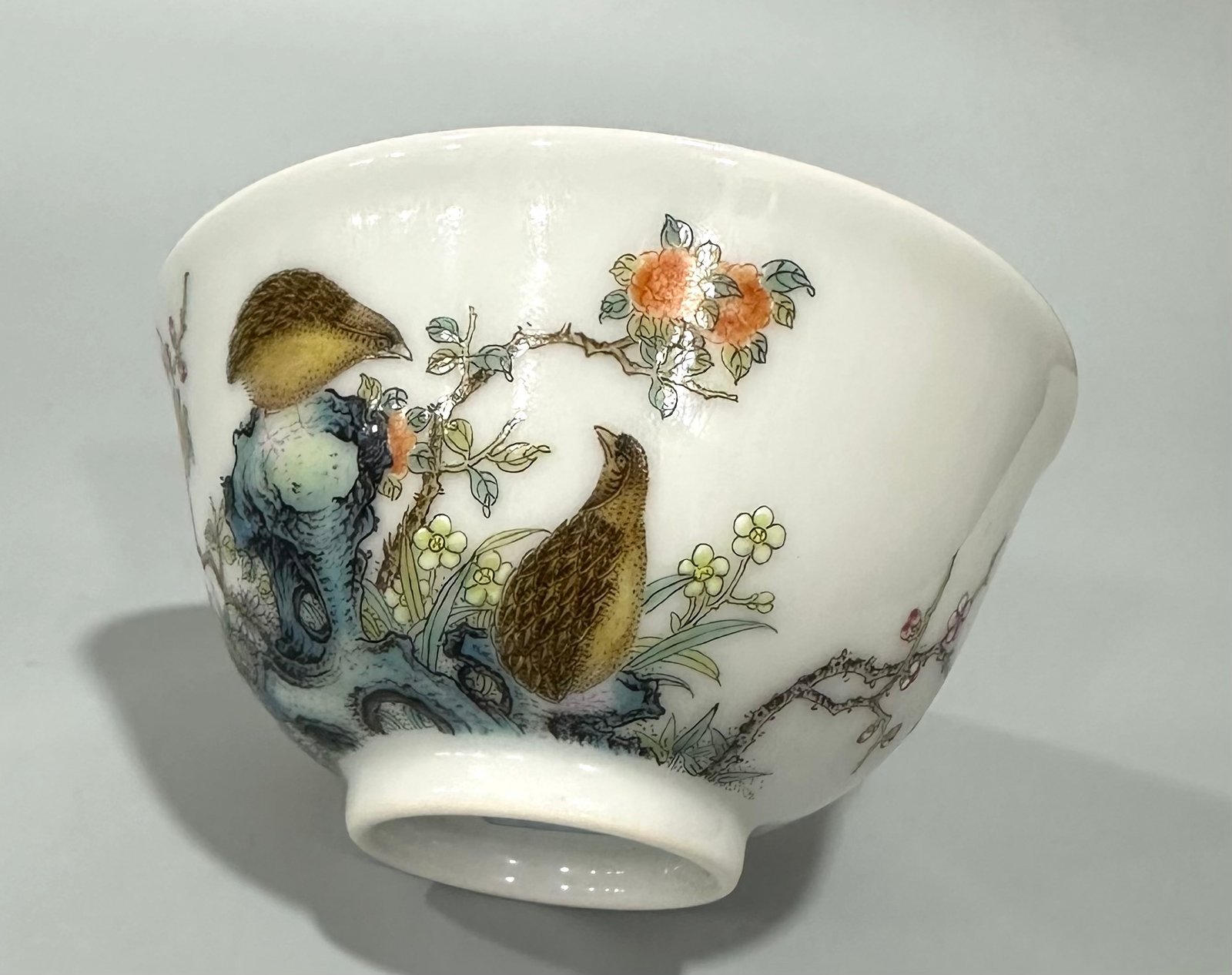 Qing Dynasty Yongzheng Enamel cup with patterns of flowers and birds living and working in peace