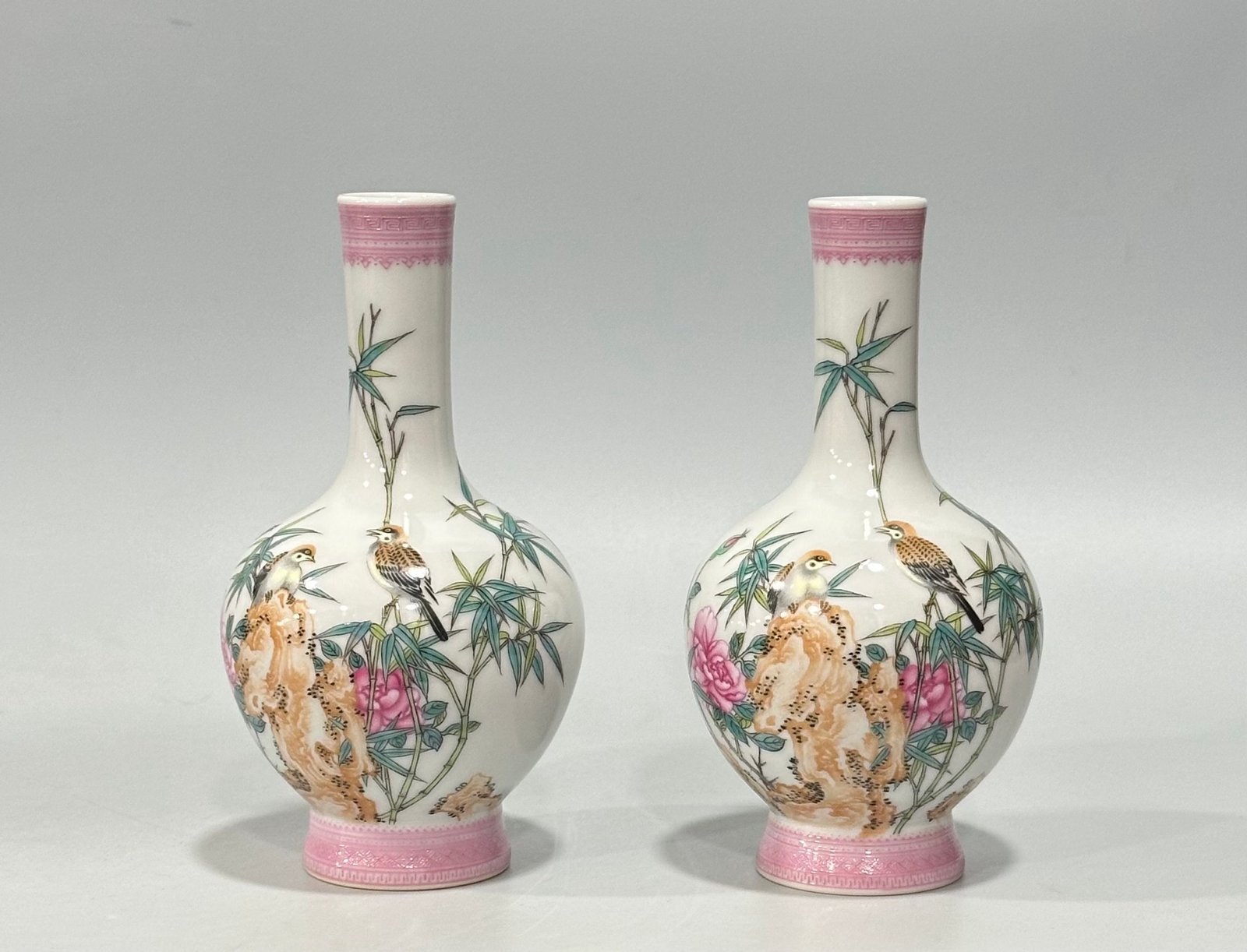 Qing Dynasty Yongzheng Enamel vase with flowers and birds poems and pros