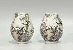 Qing Dynasty Yongzheng Enamel flower and bird poems and egg wash