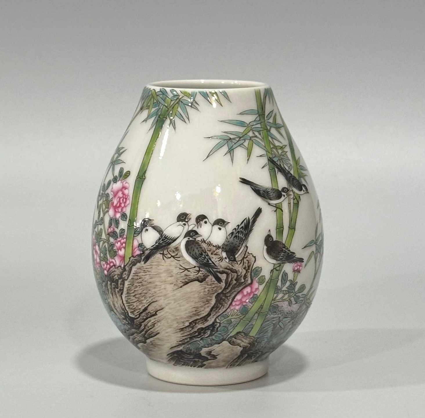 Qing Dynasty Yongzheng Enamel flower and bird poems and egg wash