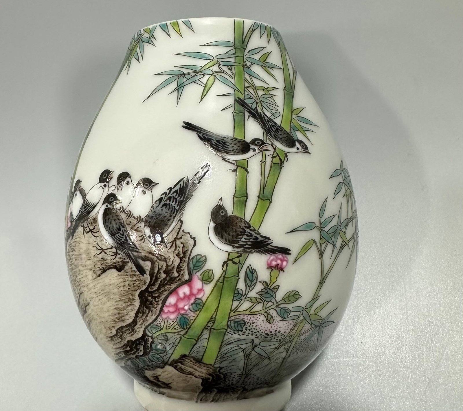 Qing Dynasty Yongzheng Enamel flower and bird poems and egg wash