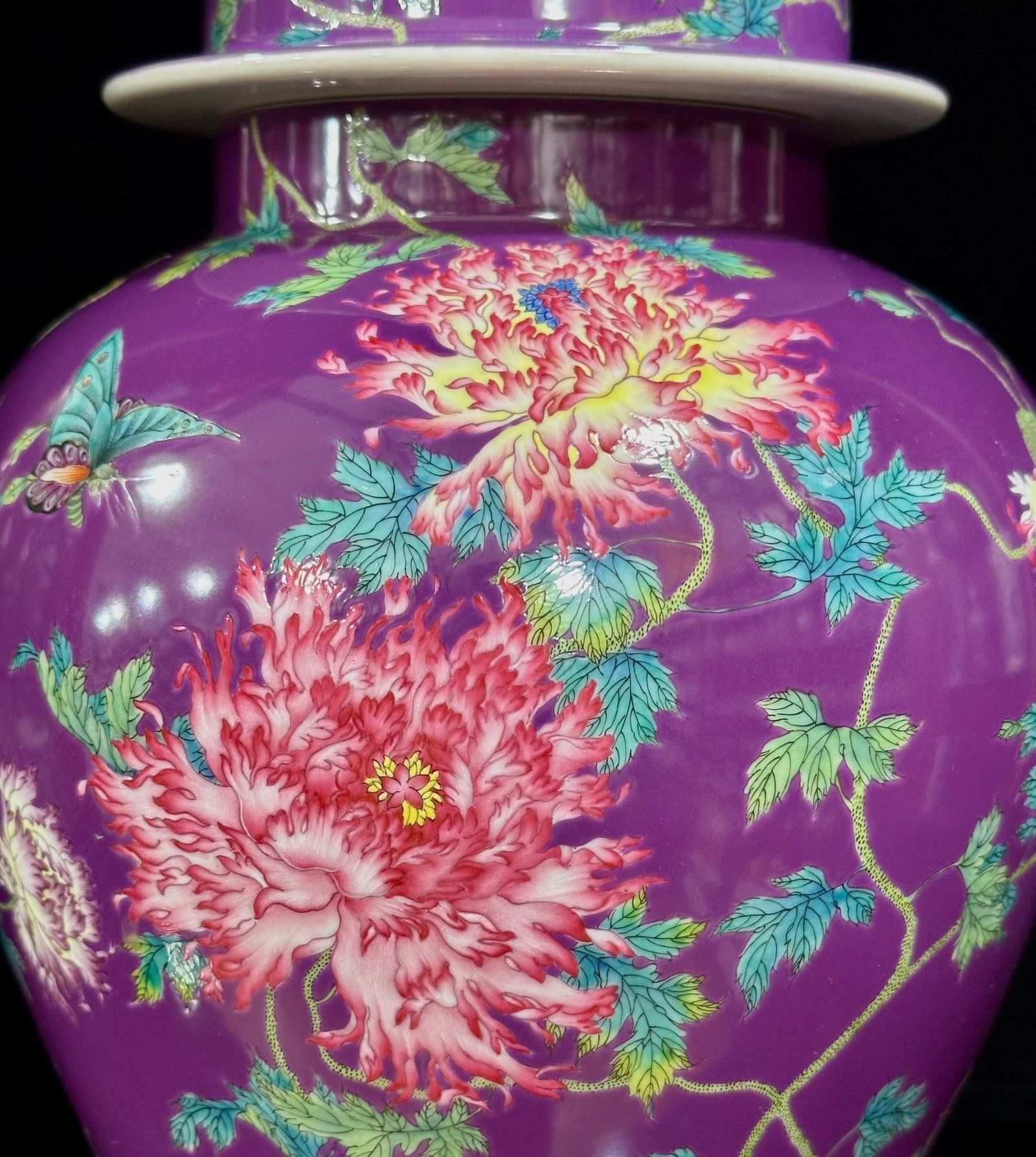 Qing Dynasty Yongzheng Enamel eggplant skin purple glaze flower and bird poetry general jar