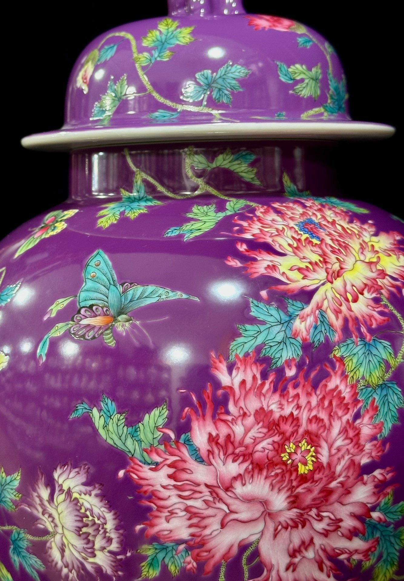 Qing Dynasty Yongzheng Enamel eggplant skin purple glaze flower and bird poetry general jar