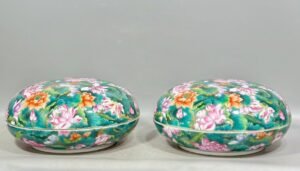 Qing Dynasty Yongzheng Enamel lotus pattern holding box