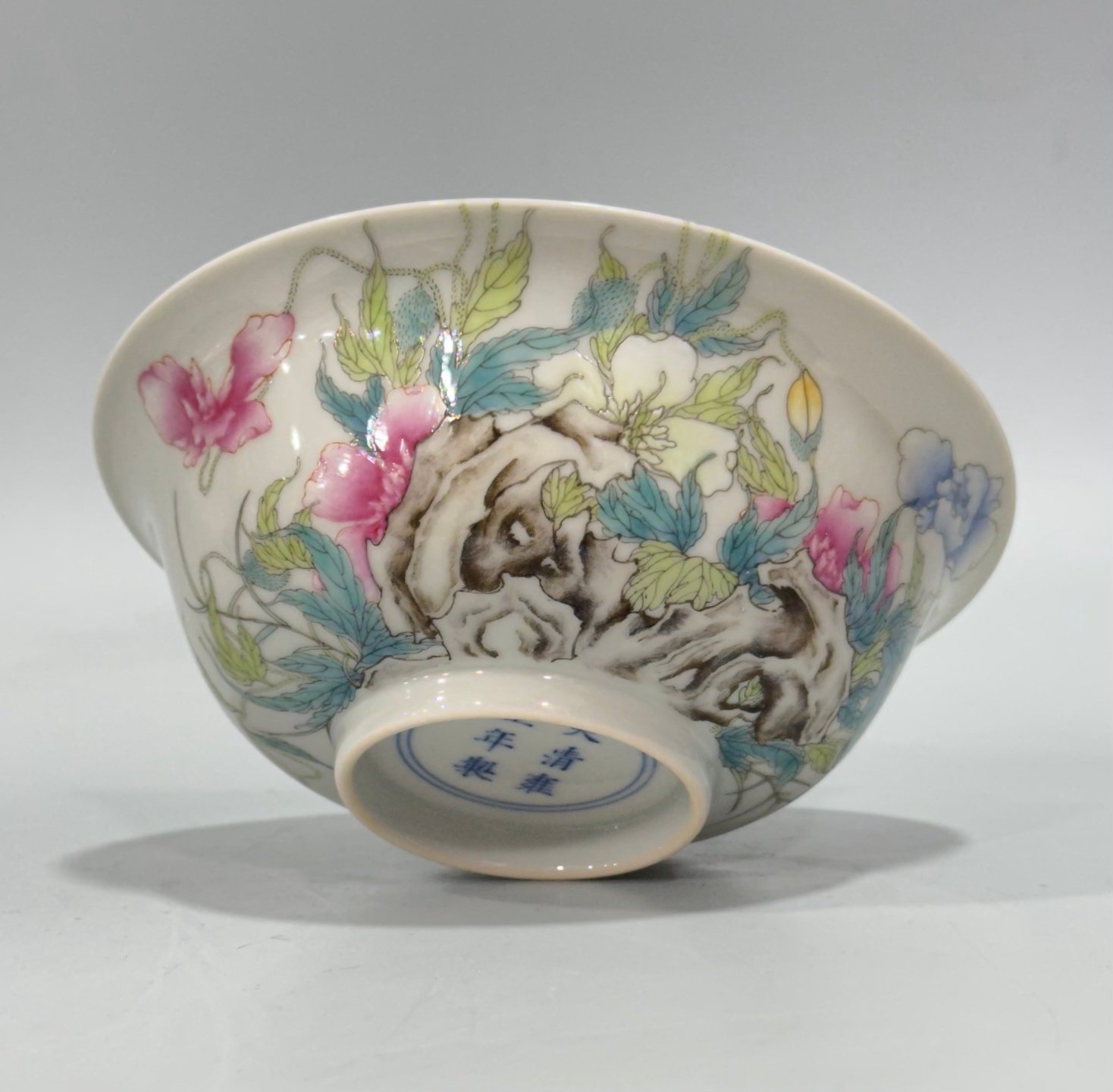 Qing Dynasty Yongzheng Enamel poppy bowl