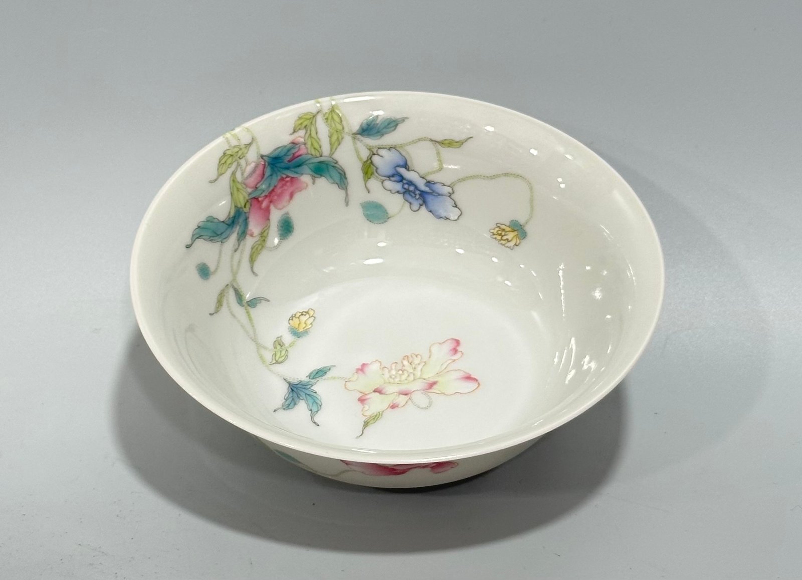 Qing Dynasty Yongzheng Enamel poppy bowl