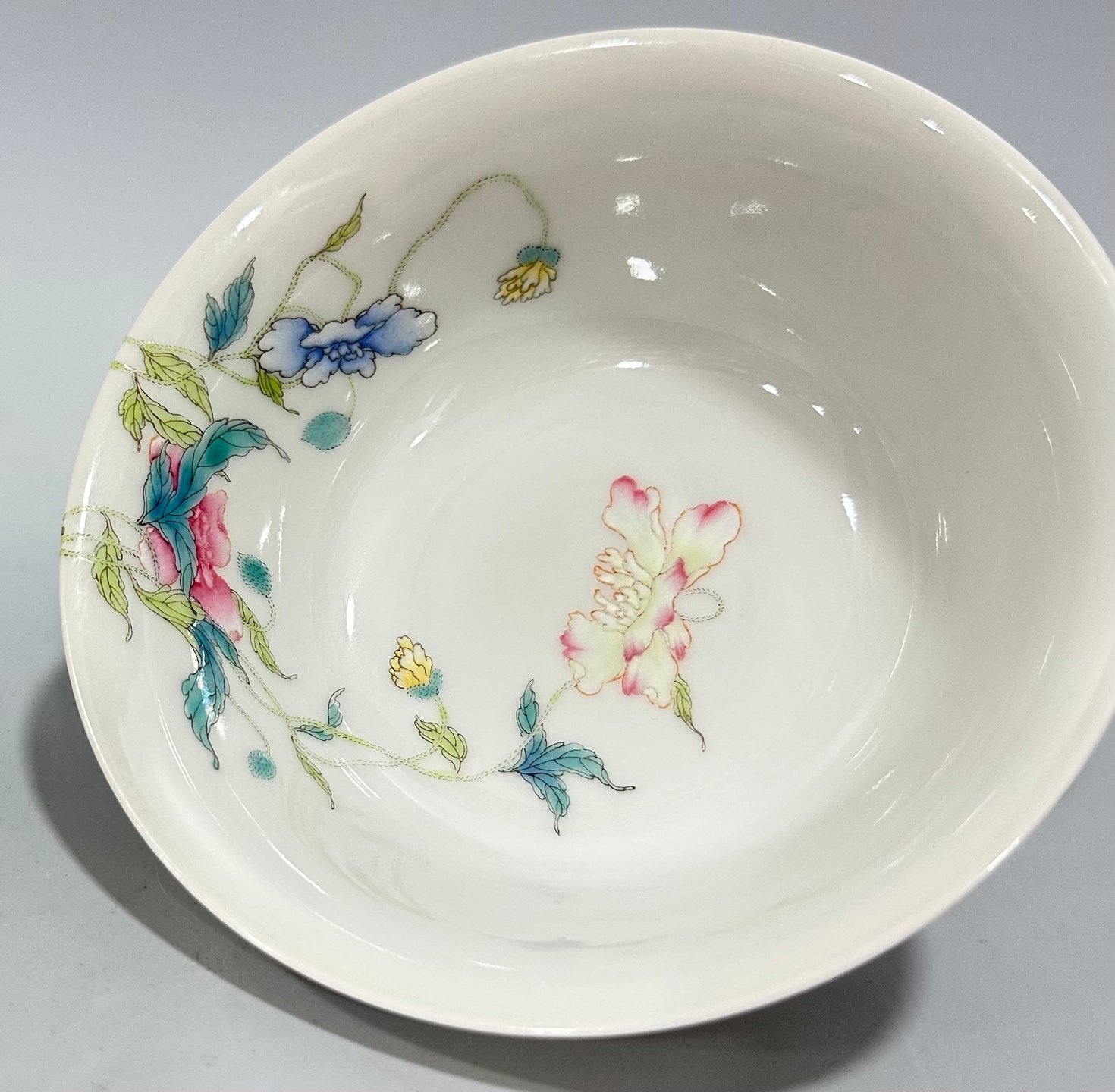 Qing Dynasty Yongzheng Enamel poppy bowl