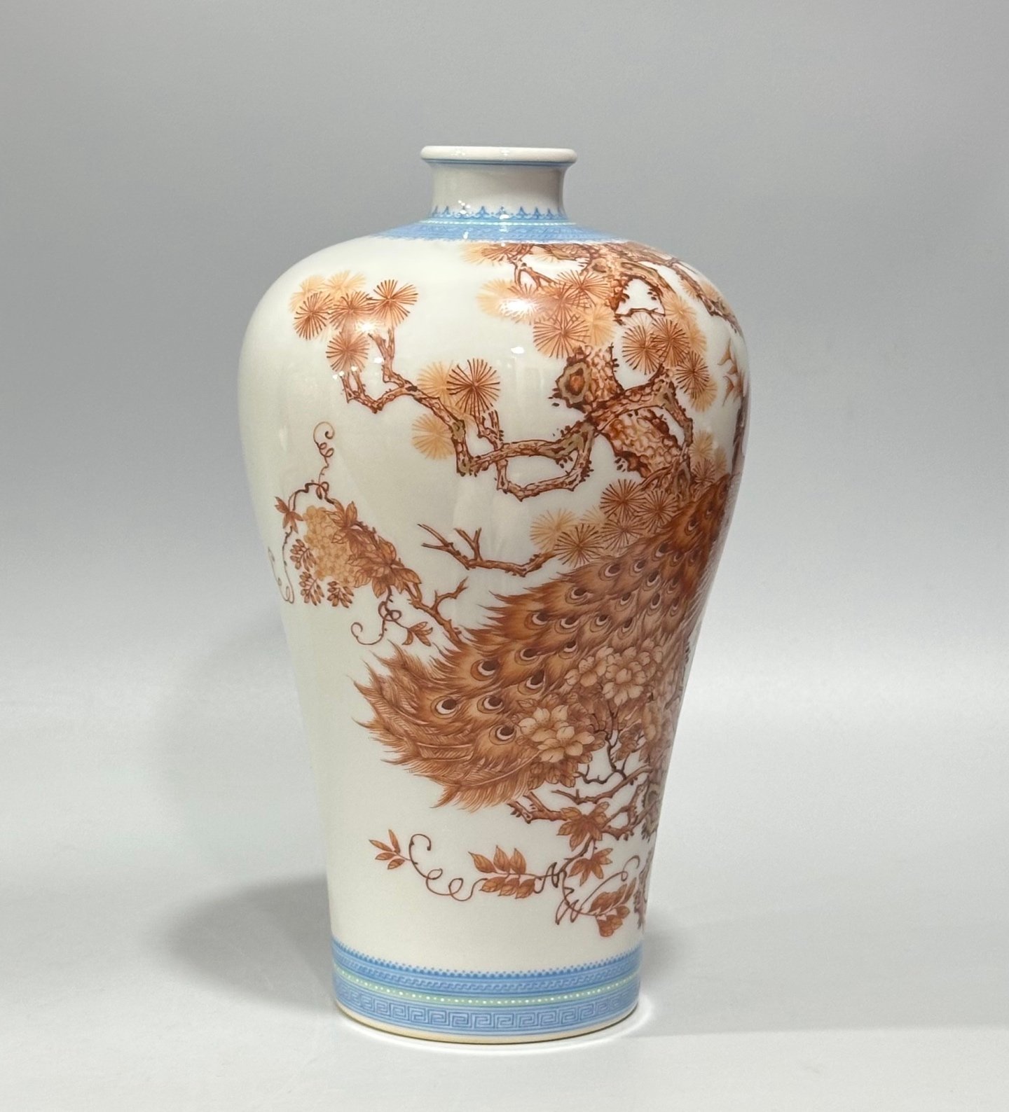 Qing Dynasty Yongzheng Alum red colorful green material flower and bird poetry plum vase
