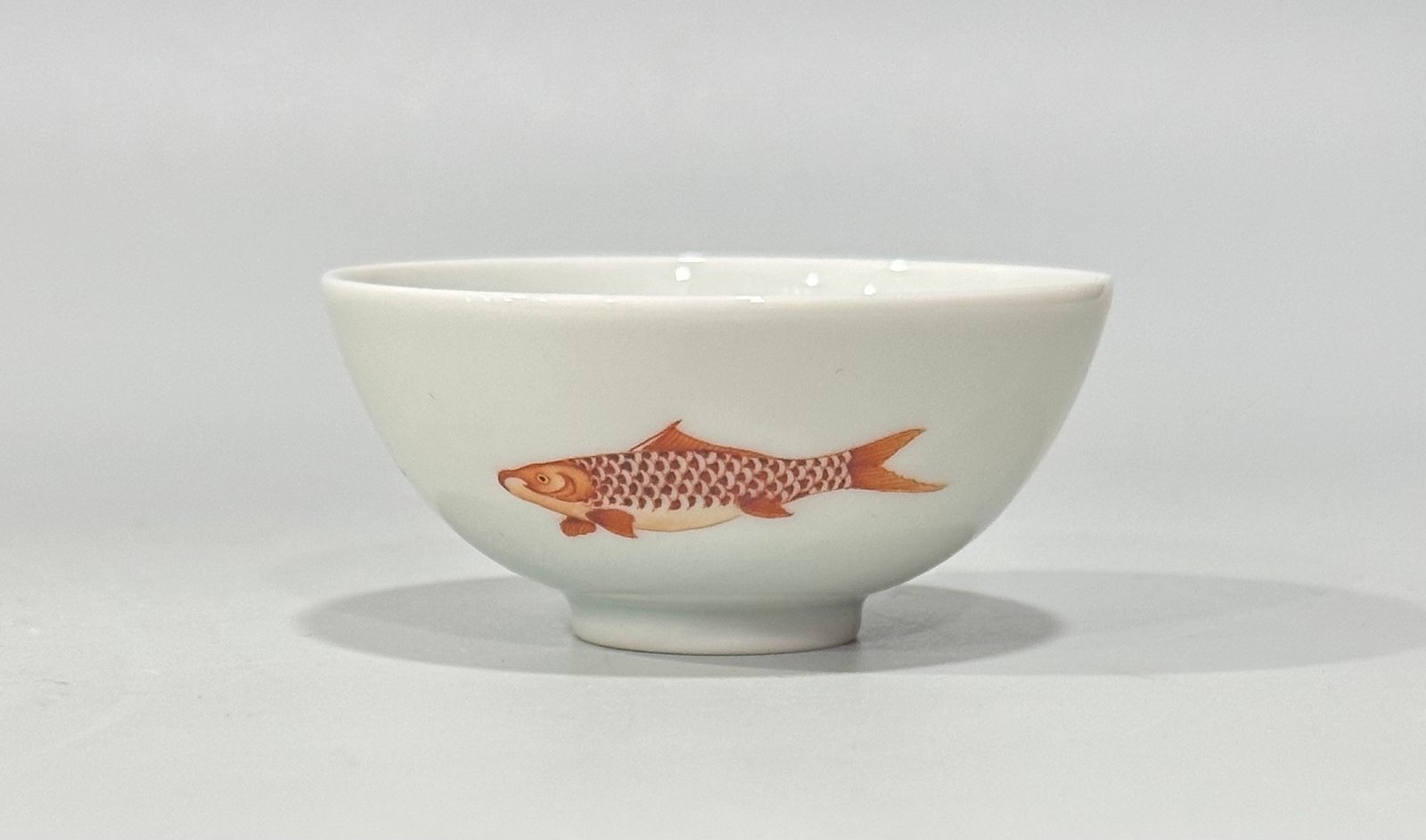 Qing Dynasty Yongzheng Alum-red goldfish cup with red bat pattern inside