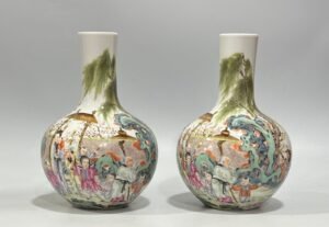 Qing Dynasty Yongzheng Small celestial sphere vase with pastel characters and farmhouse music pattern