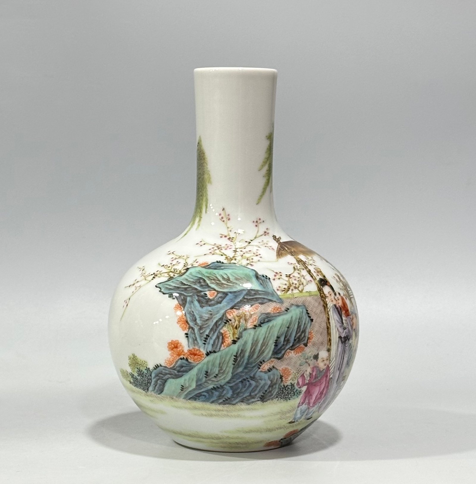 Qing Dynasty Yongzheng Small celestial sphere vase with pastel characters and farmhouse music pattern