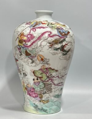 Qing Dynasty Yongzheng Pastel-colored figure of Monkey King fighting against the Eighteen Arhats plum vase