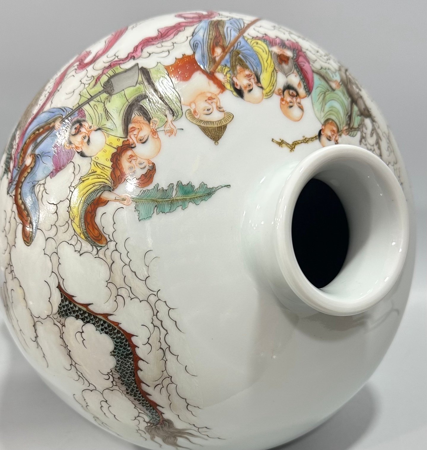 Qing Dynasty Yongzheng Pastel-colored figure of Monkey King fighting against the Eighteen Arhats plum vase