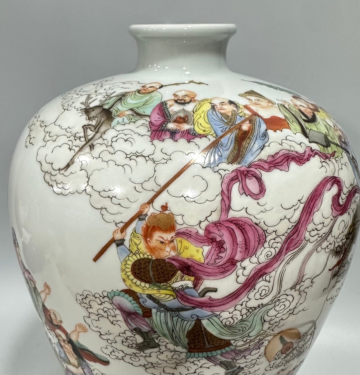 Qing Dynasty Yongzheng Pastel-colored figure of Monkey King fighting against the Eighteen Arhats plum vase