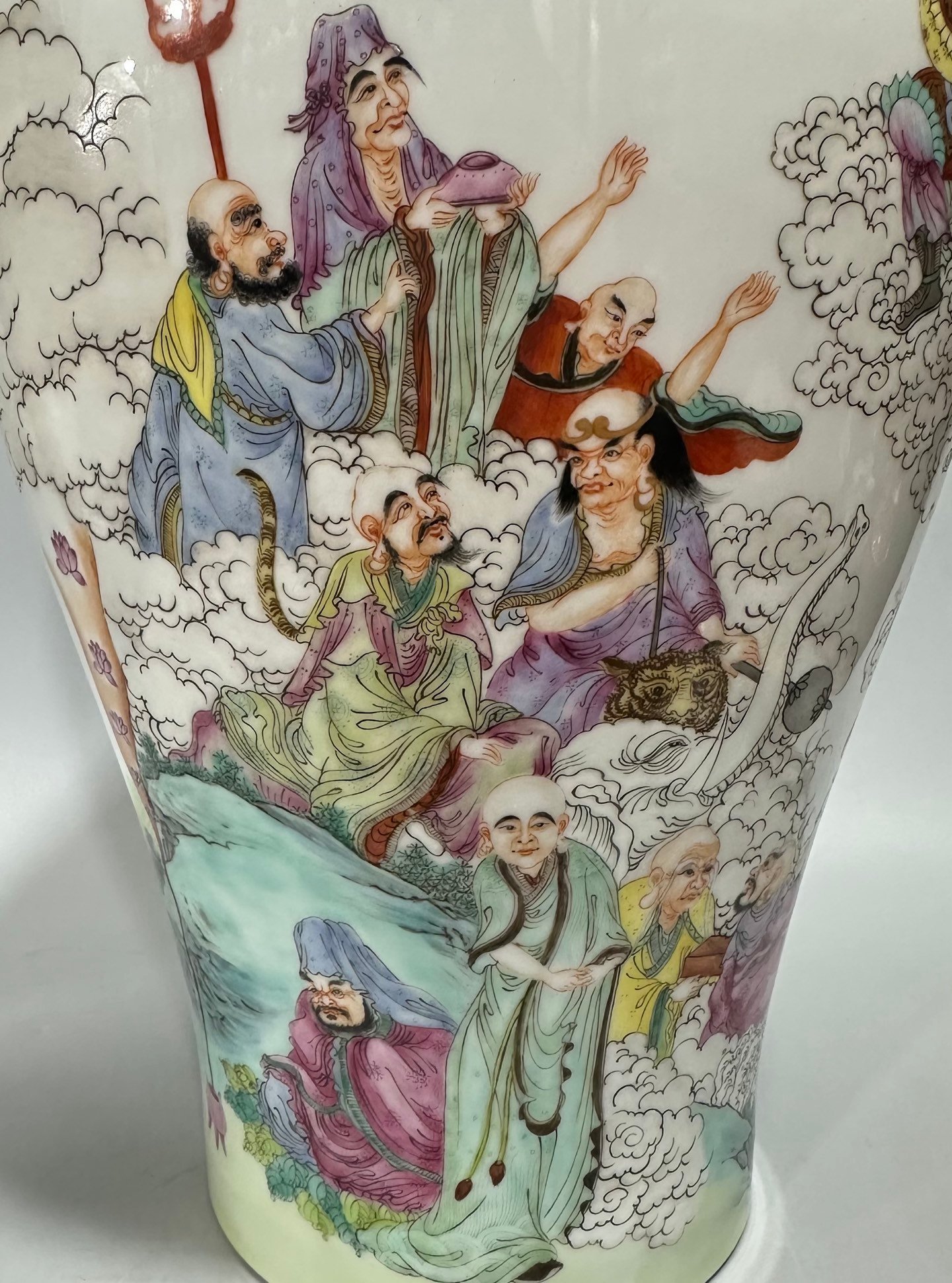 Qing Dynasty Yongzheng Pastel-colored figure of Monkey King fighting against the Eighteen Arhats plum vase