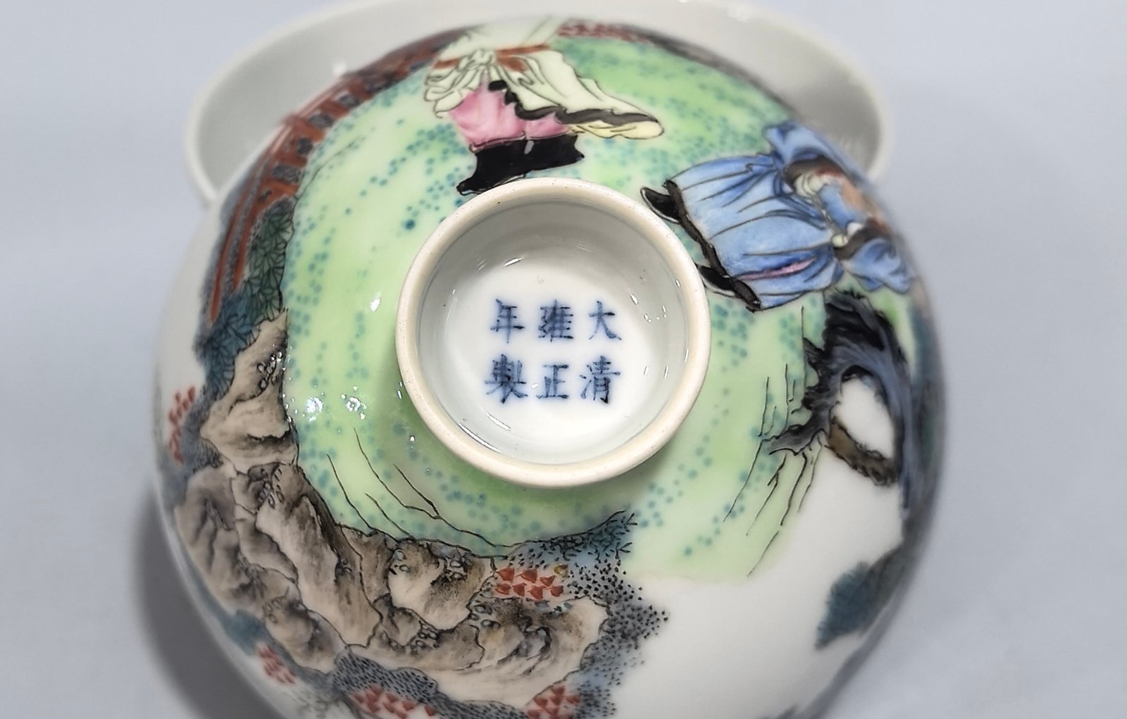 Qing Dynasty Yongzheng Pastel character story chicken heart cup