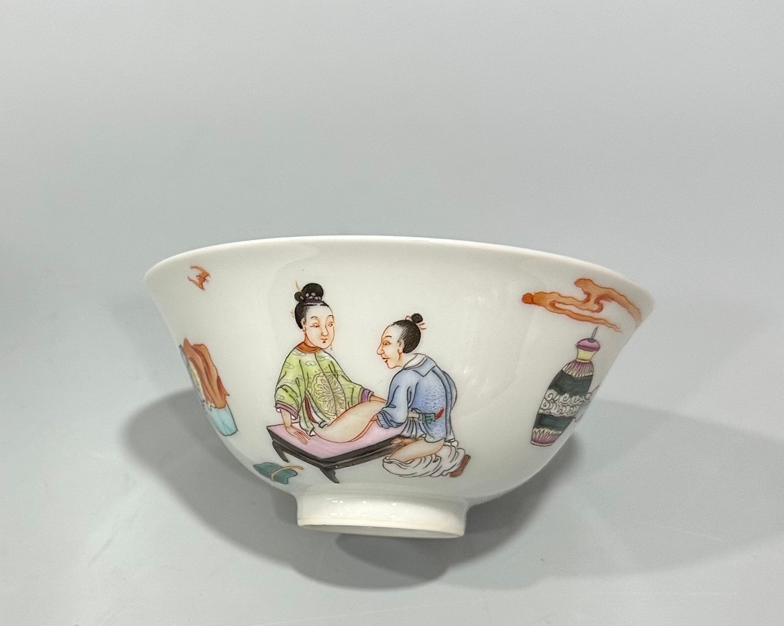 Qing Dynasty Yongzheng Pastel-colored figure erotic cup