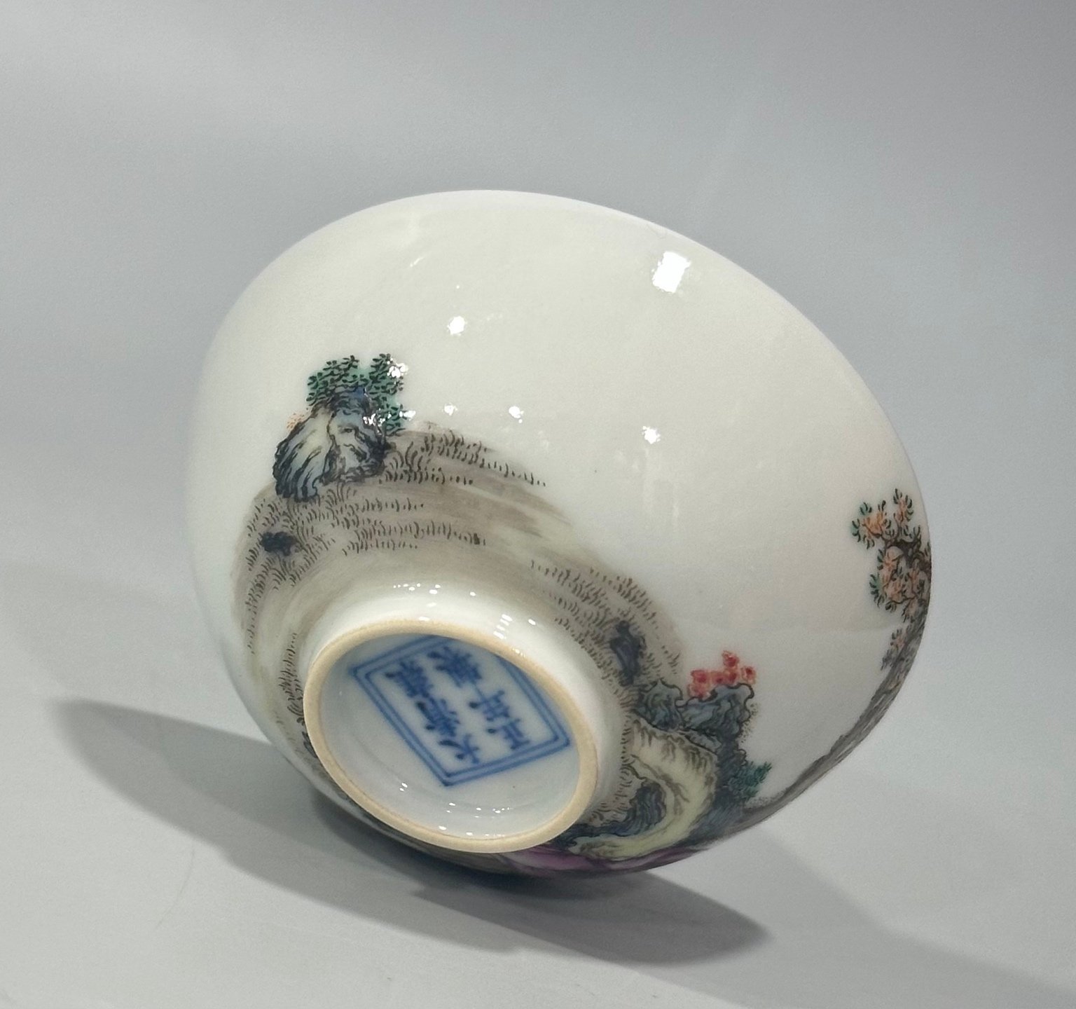 Qing Dynasty Yongzheng Pastel figure cup
