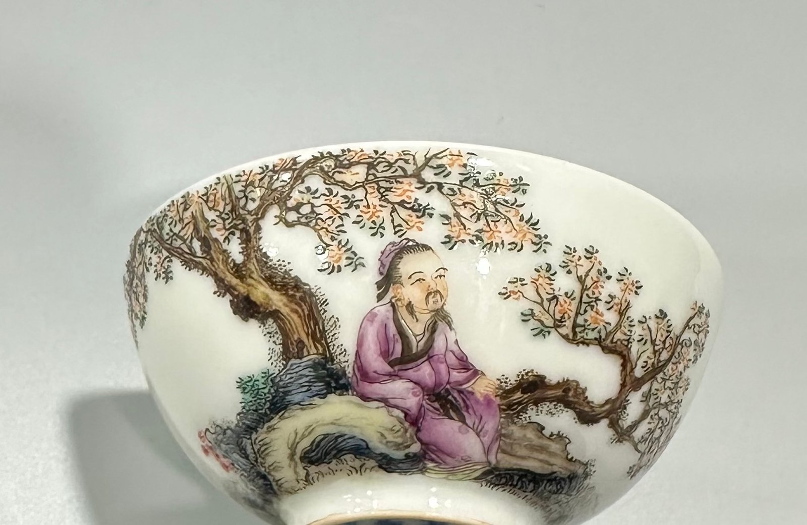 Qing Dynasty Yongzheng Pastel figure cup