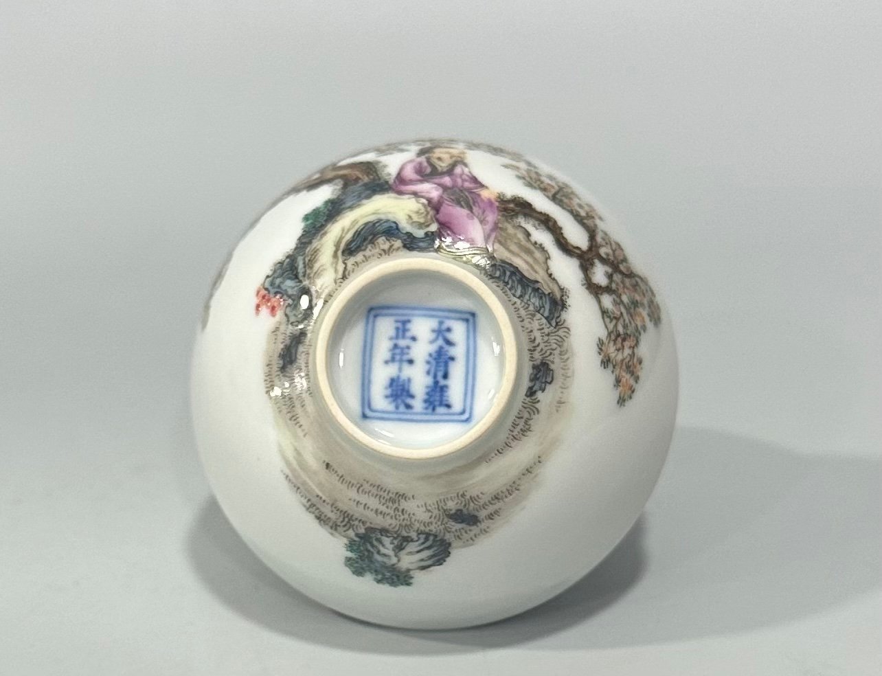 Qing Dynasty Yongzheng Pastel figure cup