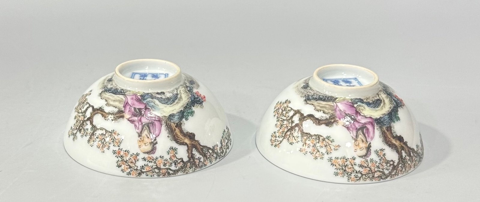 Qing Dynasty Yongzheng Pastel figure cup