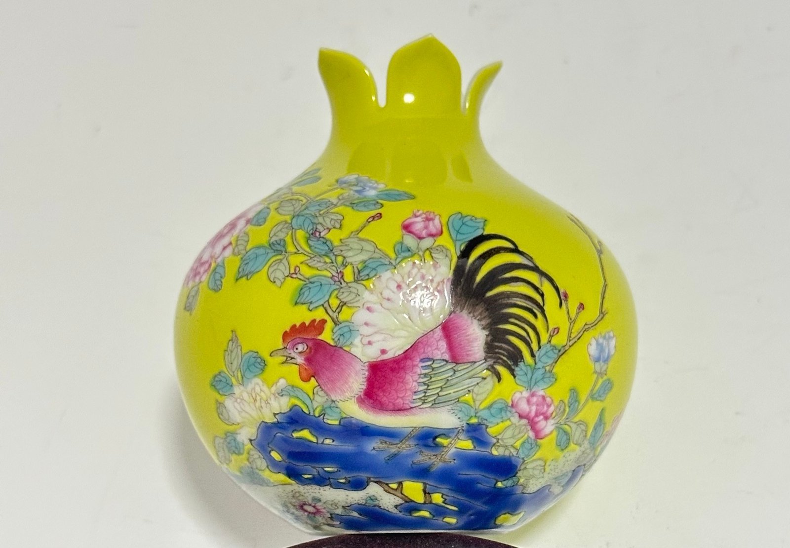 Qing Dynasty Yongzheng Pastel lemon yellow glaze pomegranate statue with flower and bird patterns