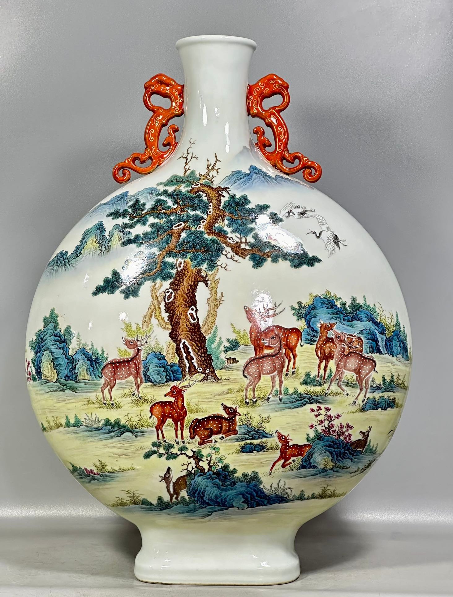 Qing Dynasty Yongzheng Pastel-colored double-eared moon vase with a hundred deers