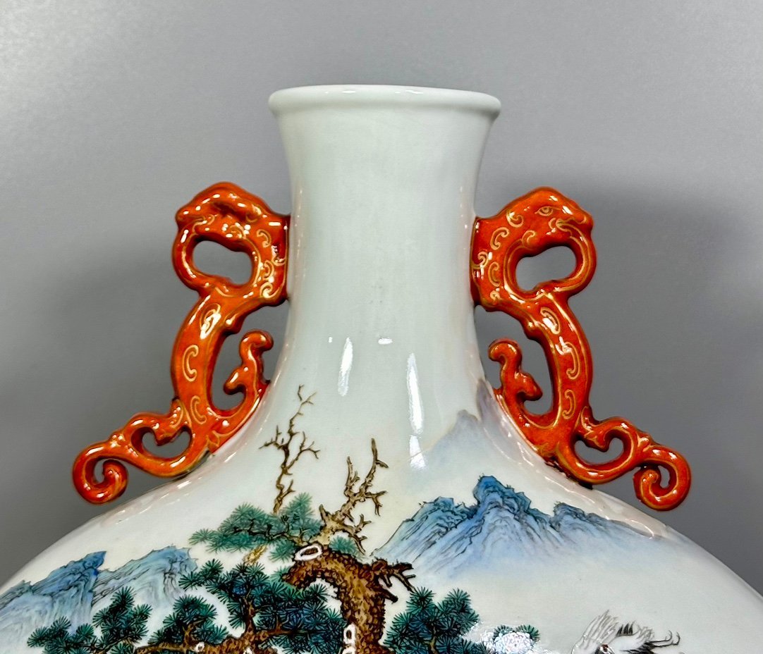 Qing Dynasty Yongzheng Pastel-colored double-eared moon vase with a hundred deers