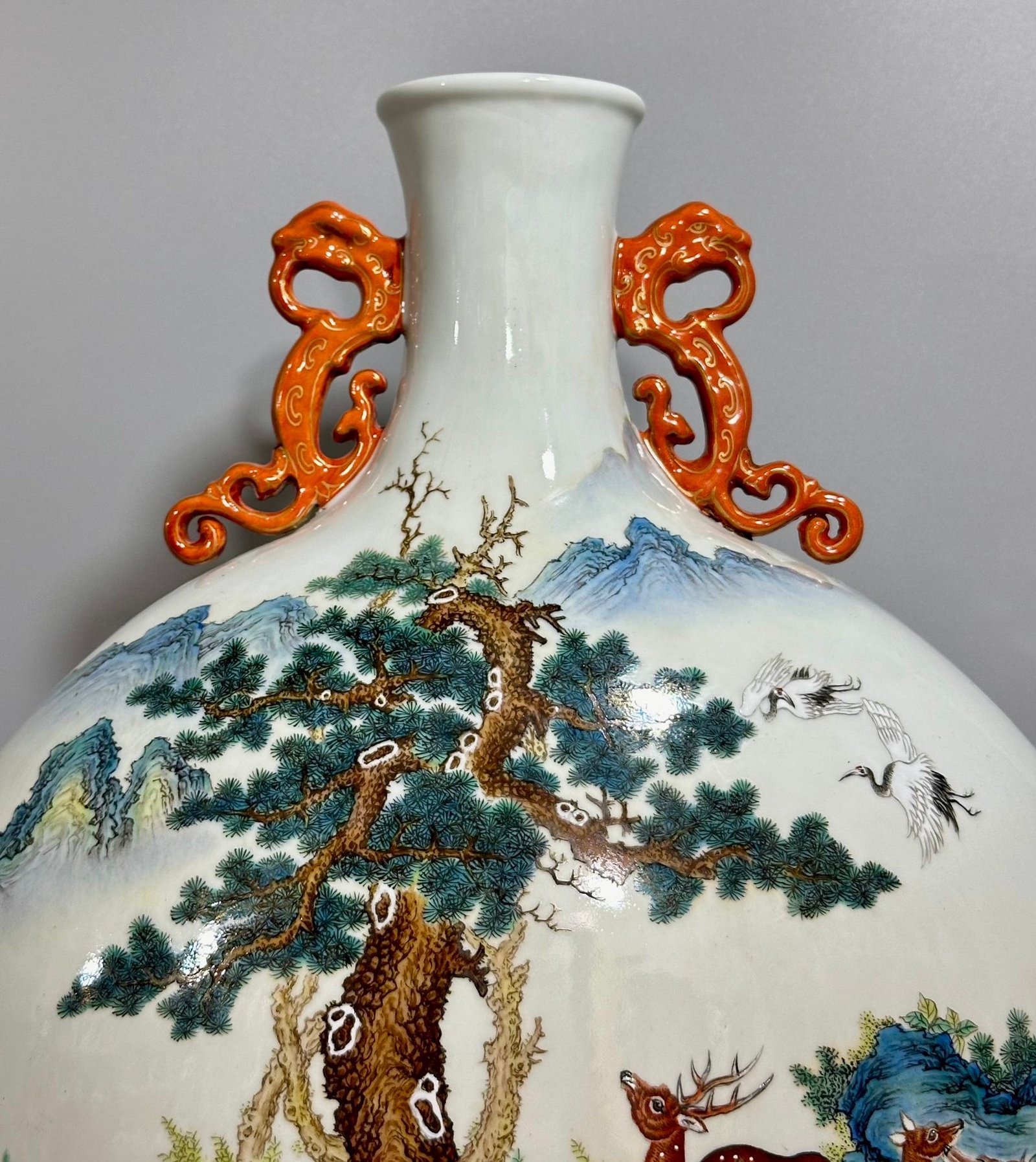 Qing Dynasty Yongzheng Pastel-colored double-eared moon vase with a hundred deers