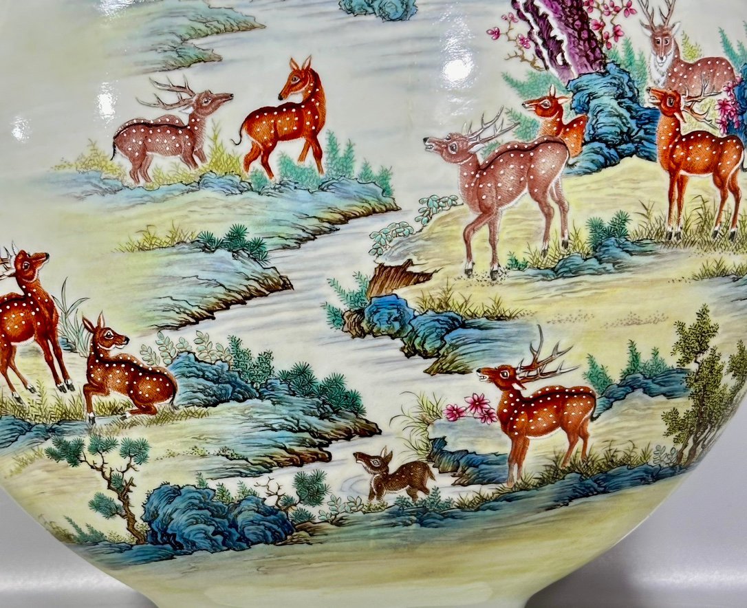 Qing Dynasty Yongzheng Pastel-colored double-eared moon vase with a hundred deers