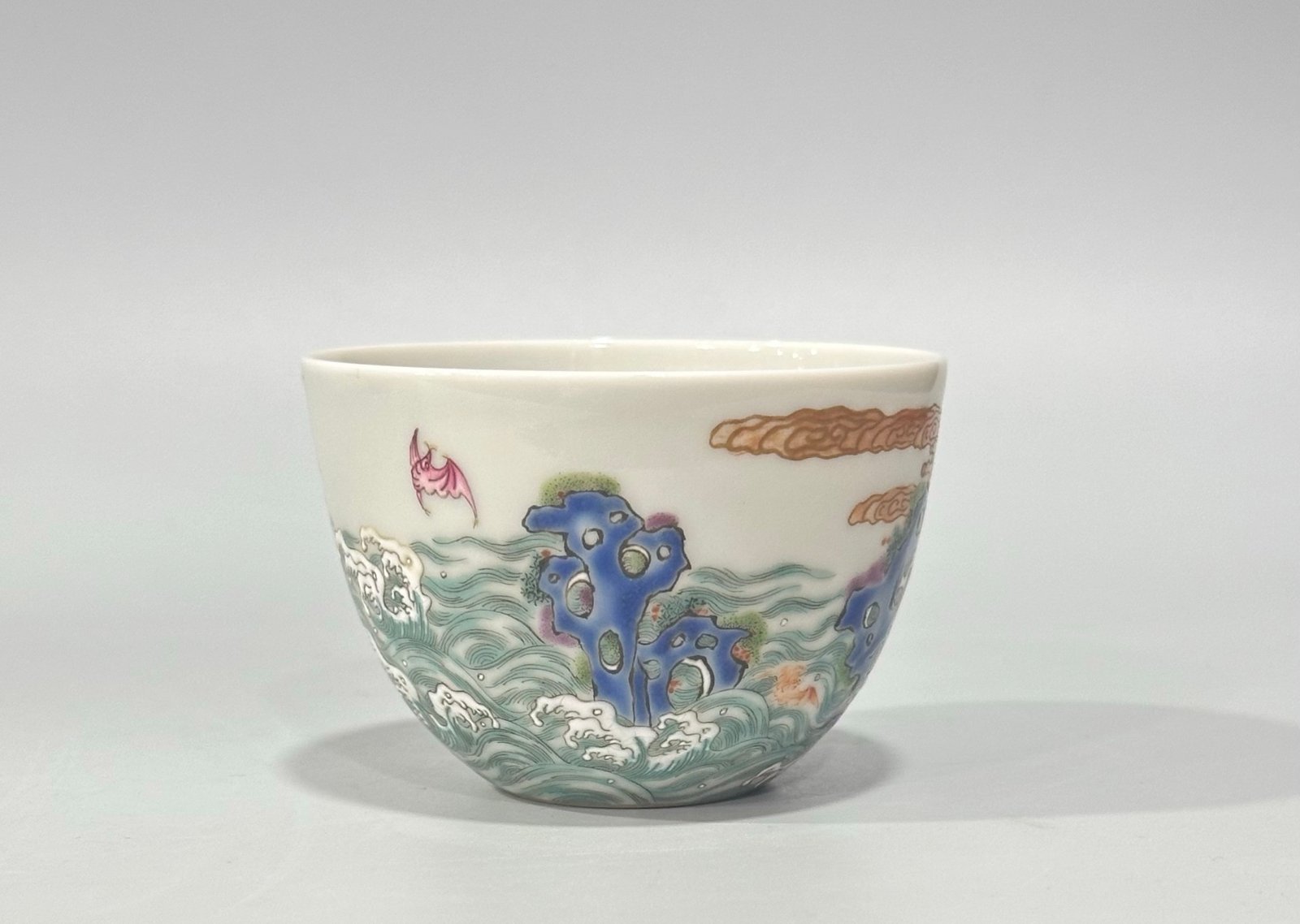 Qing Dynasty Yongzheng Pastel Fushan Shouhai pattern cylinder cup