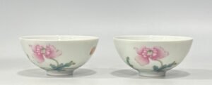Qing Dynasty Yongzheng pastel flower pattern cup