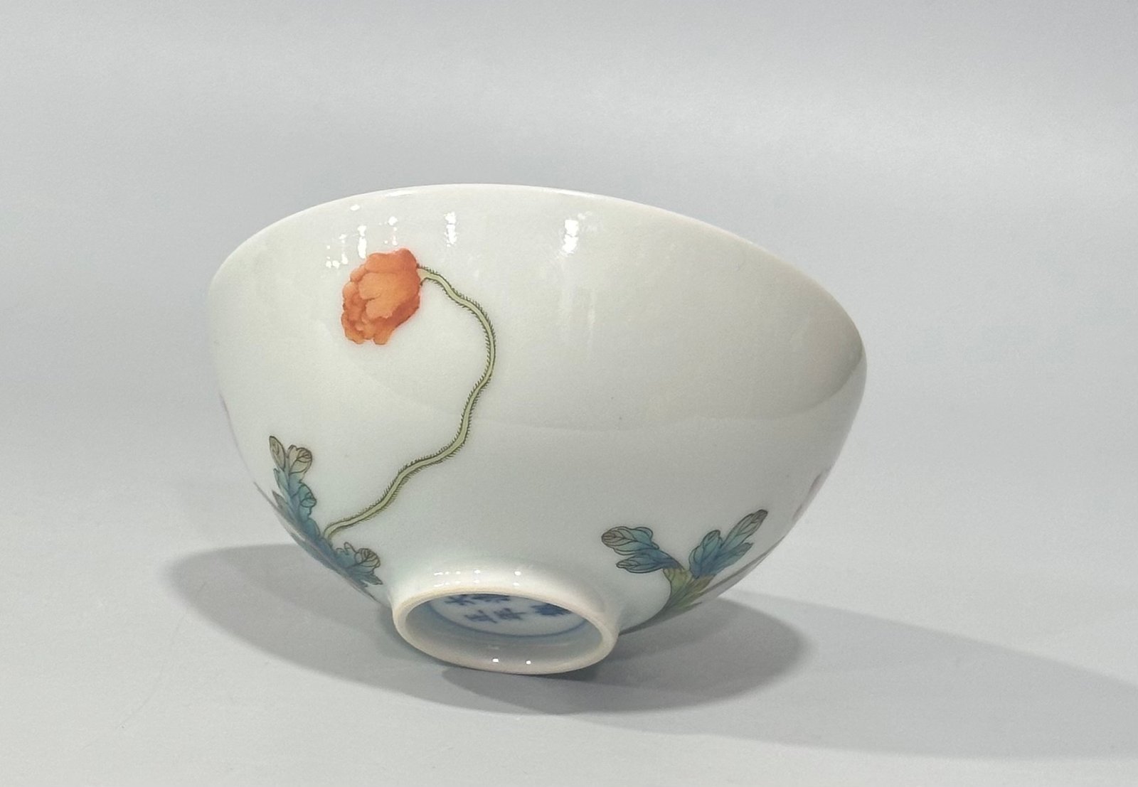 Qing Dynasty Yongzheng pastel flower pattern cup