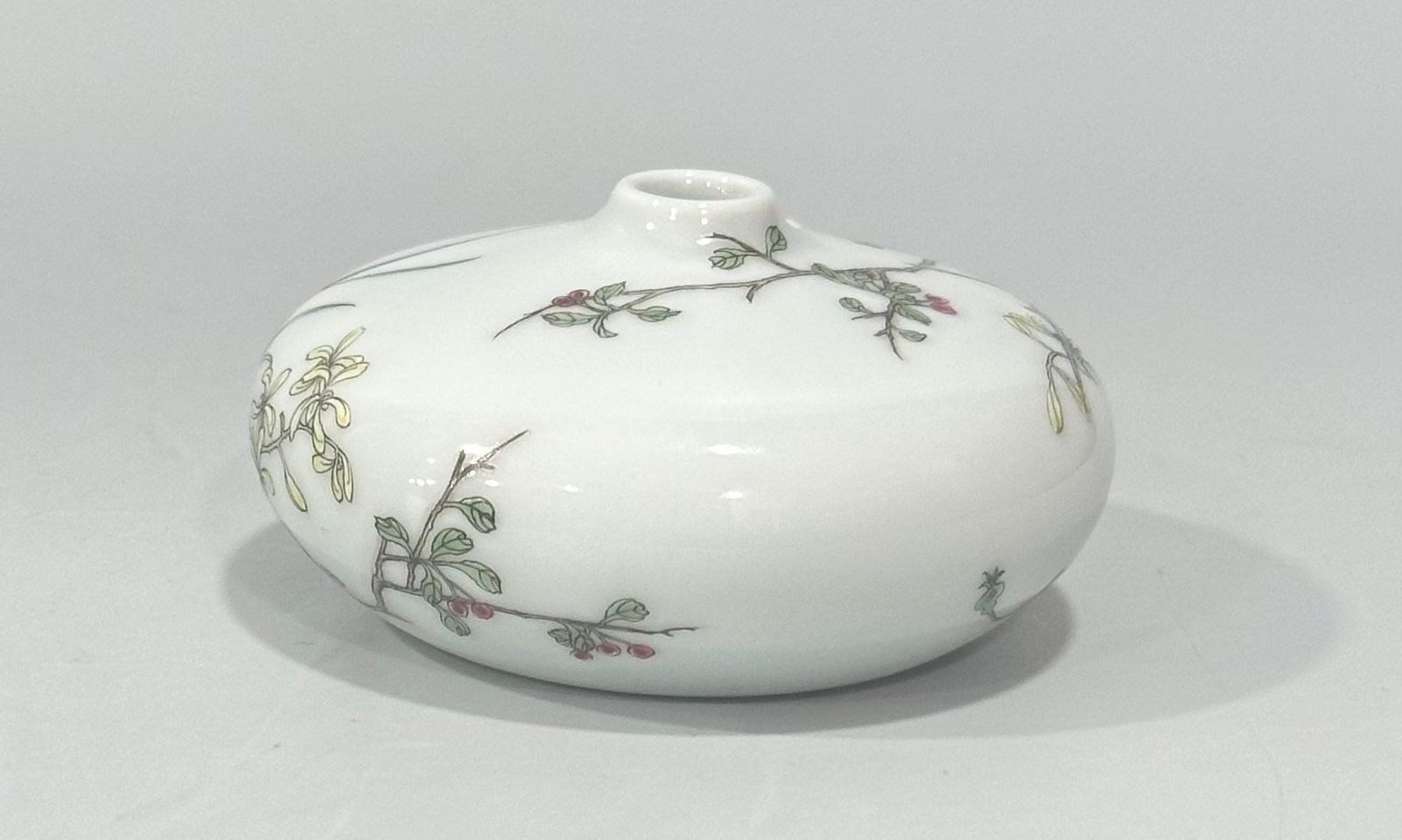 Qing Dynasty Yongzheng pastel flower pattern water drop